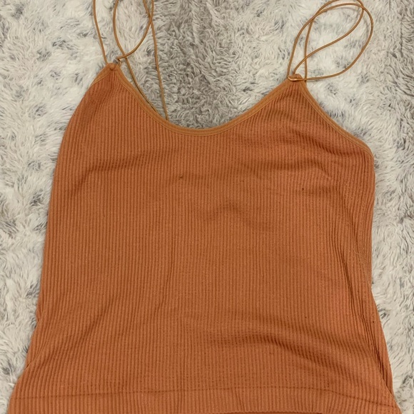 Multiple tops - Picture 10 of 12